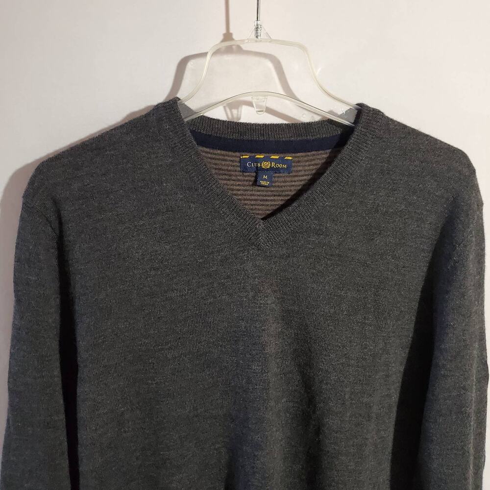 Club Room Men's M Merino Wool Blend V-Neck Preppy Collegiate Gray Sweater - Picture 2 of 8